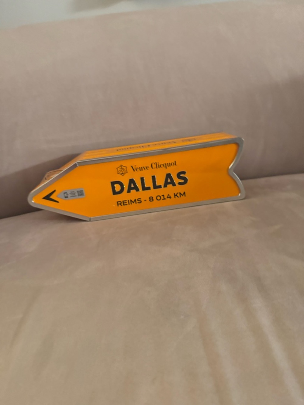 Veuve Clicquot Las Vegas Arrow Tin Champagne Box – Luxury Bar Décor